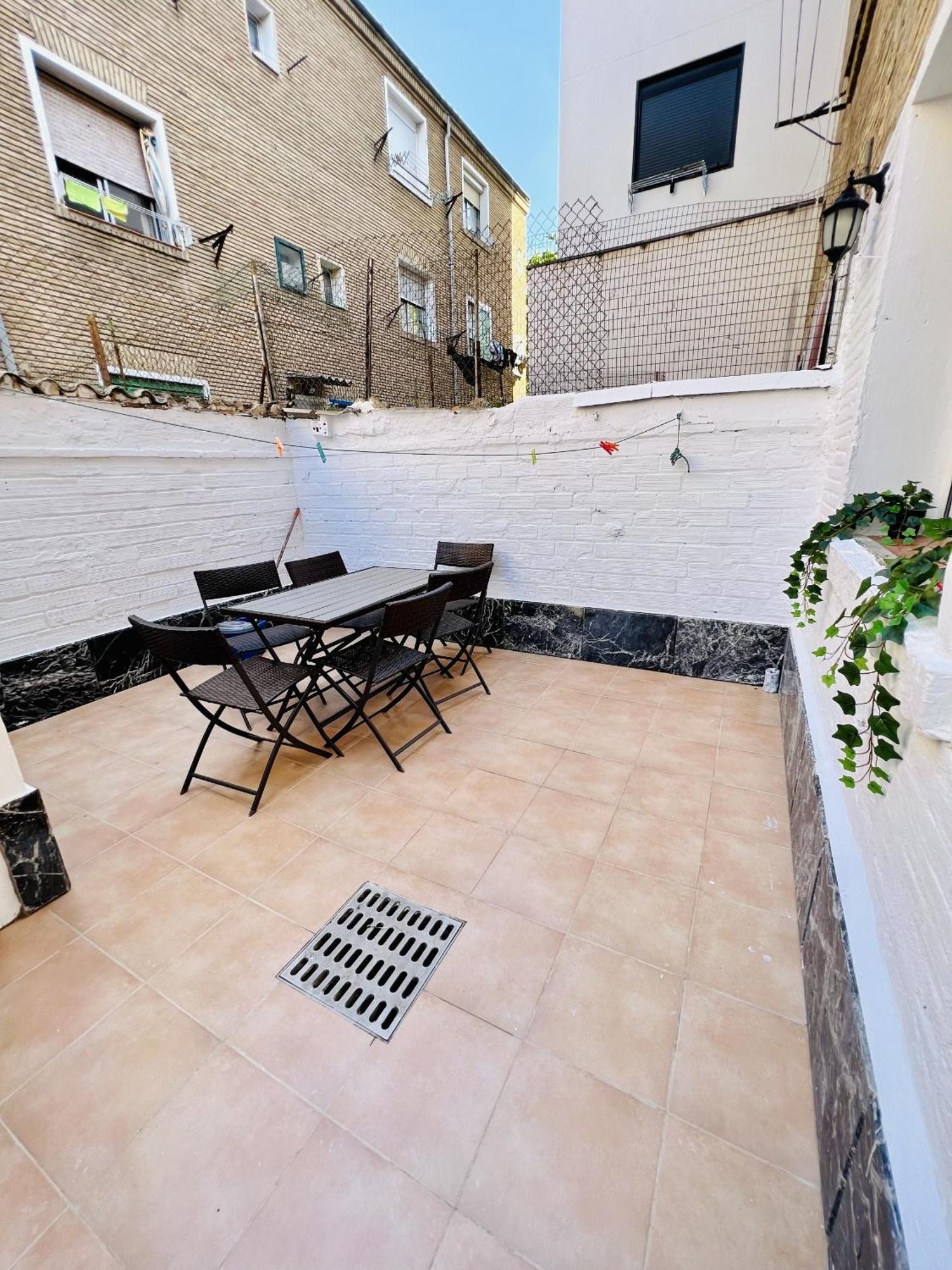 Apartamento Betty Apartment Zaragoza Exterior photo